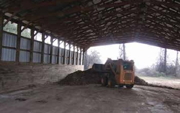 Poultry Waste Stockpiling Methods: Environmental Impacts and Their Mitigation - Image 2