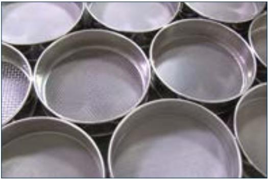 Feed Granulometry and the Importance of Feed Particle Size in Layers - Image 1