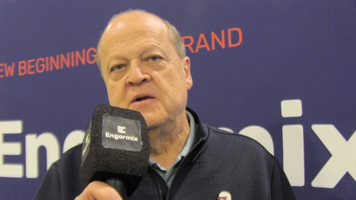 Storage of non-flowing ingredients in silos and flat warehouses