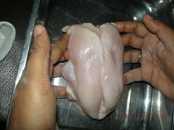 Normal appearence  of broiler breast which has been affected by Green muscle disease
